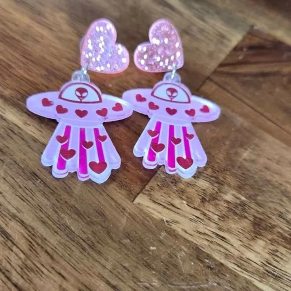 Pink Alien UFO Heart Acrylic Dangle Earrings | Glitter Heart Studs